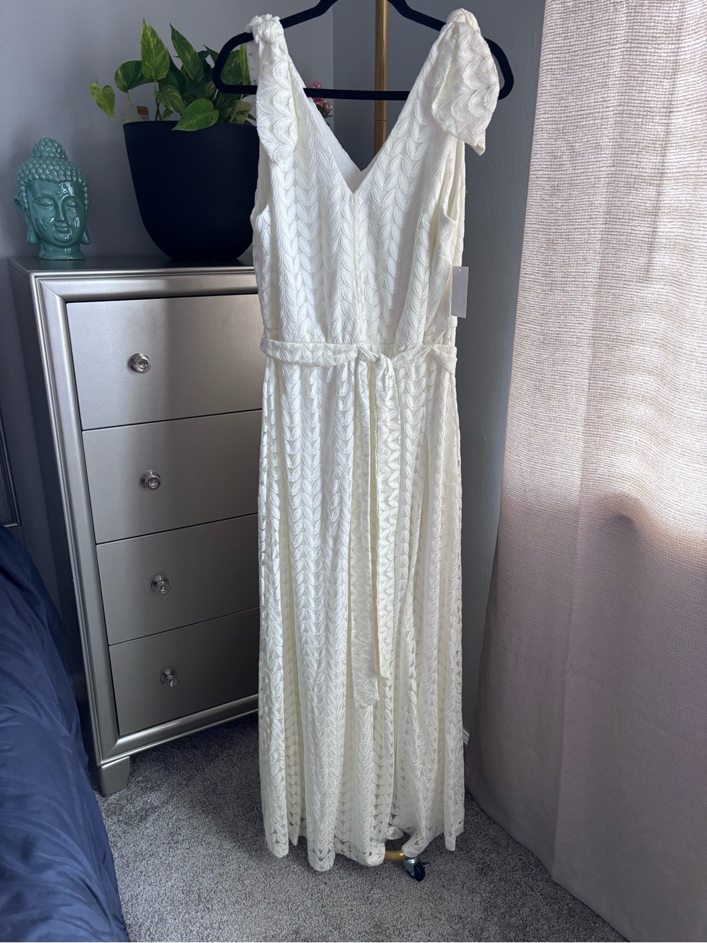 Donna Ricco Ivory V-Neck Lace Maxi Dress with Tie Waist